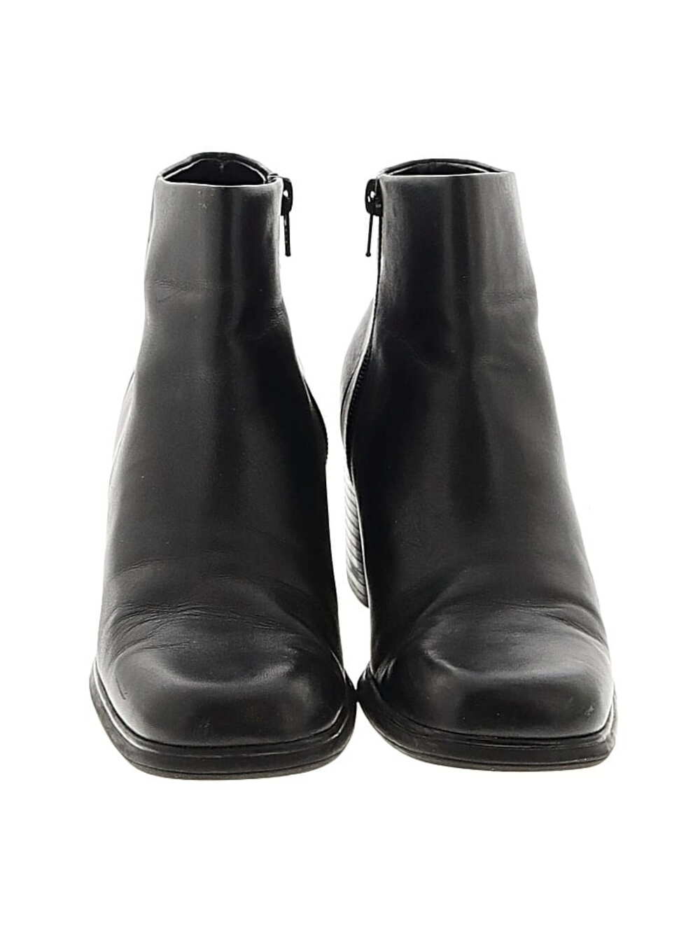 Covington Black Leather Bootie - size 8